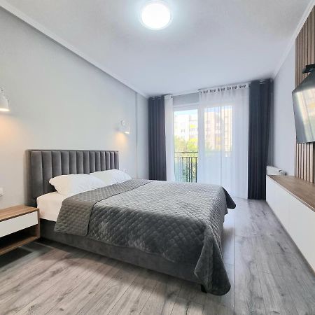 Center, Albisoara Str., 1Bedroom And Living With Balcony Кишинёв Экстерьер фото