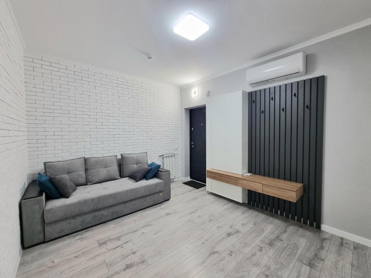 Center, Albisoara Str., 1Bedroom And Living With Balcony Кишинёв Экстерьер фото